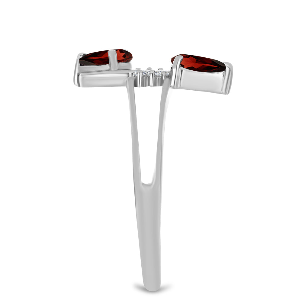 Stříbro 925/1000 - Prsten s Bartonským Granátem a Bílým Topazem - Karátové číslo: 1.01. přibližná hmotnost: 2.55 gramů