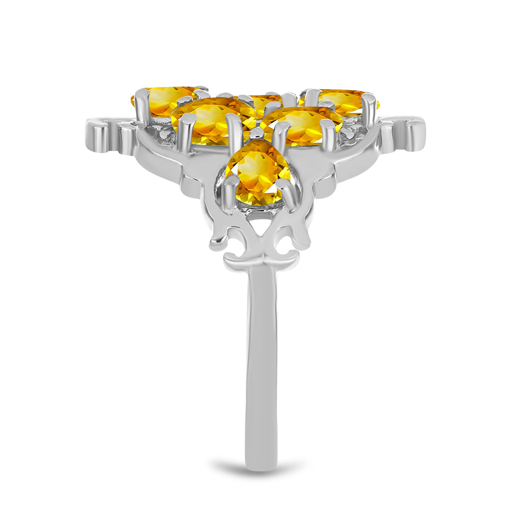 Stříbro 925/1000 - Prsten s Uralským Citrínem - Karátové číslo: 2.79. přibližná hmotnost: 4.47 gramů