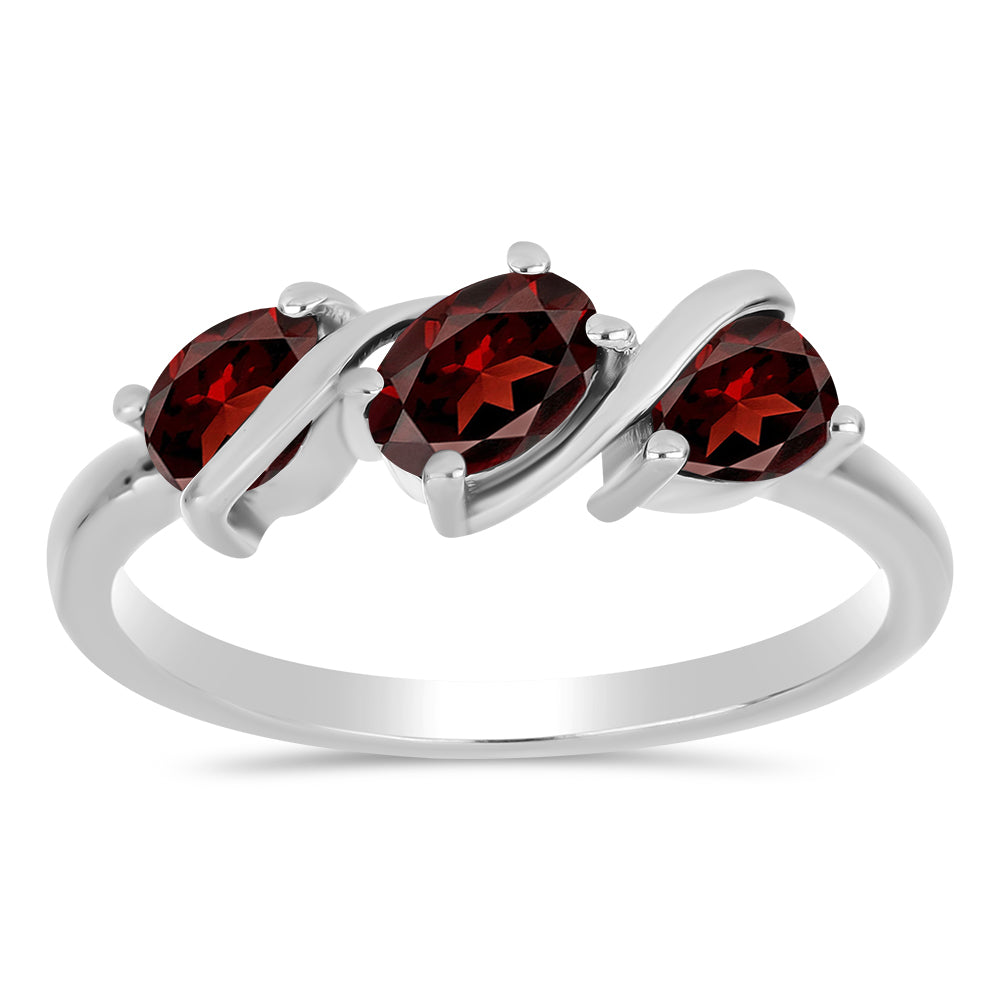 Stříbro 925/1000 - Prsten s Bartonským Granátem - Karátové číslo: 1.33. přibližná hmotnost: 2.5 gramů 3 