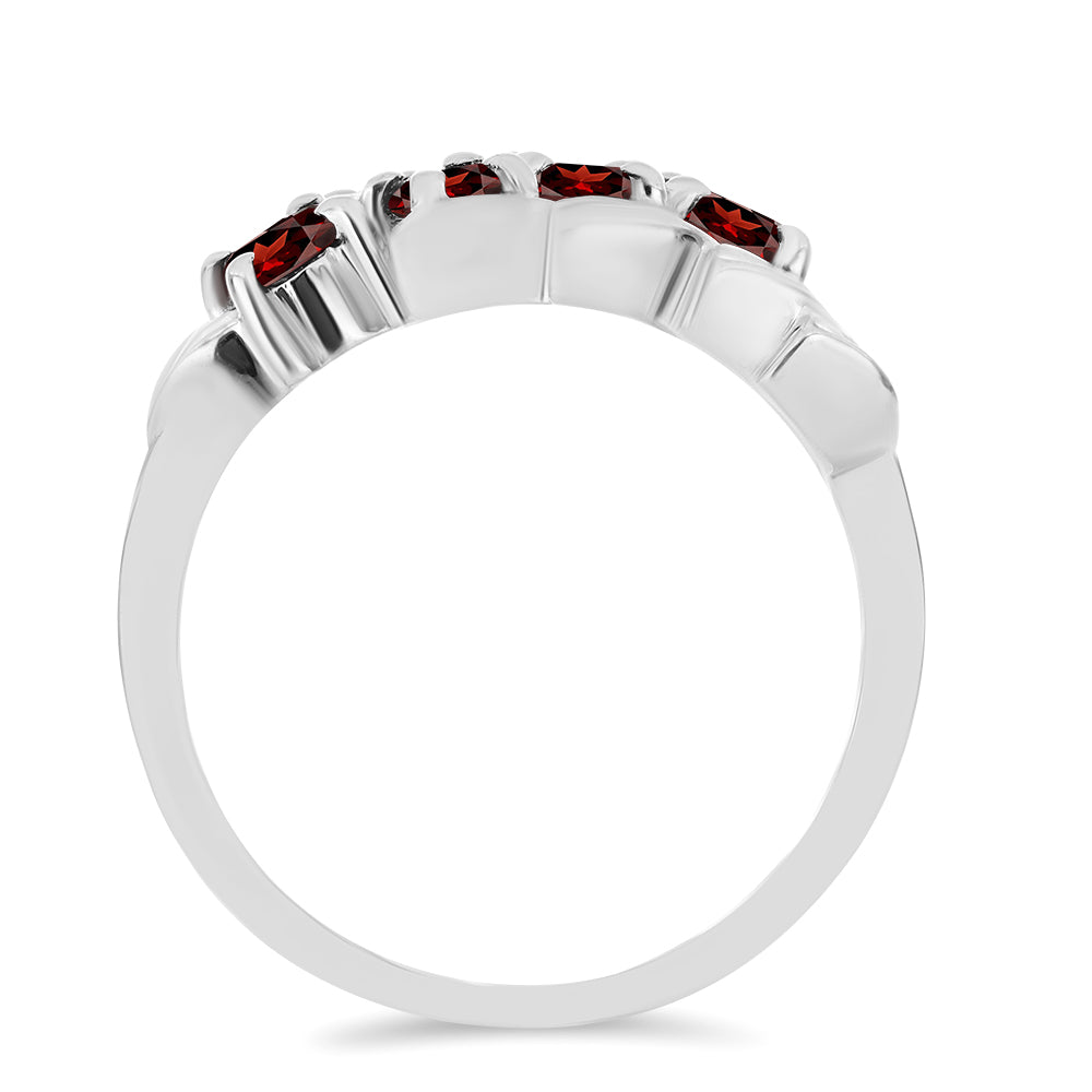 Stříbrný Prsten s Bartonským Granátem