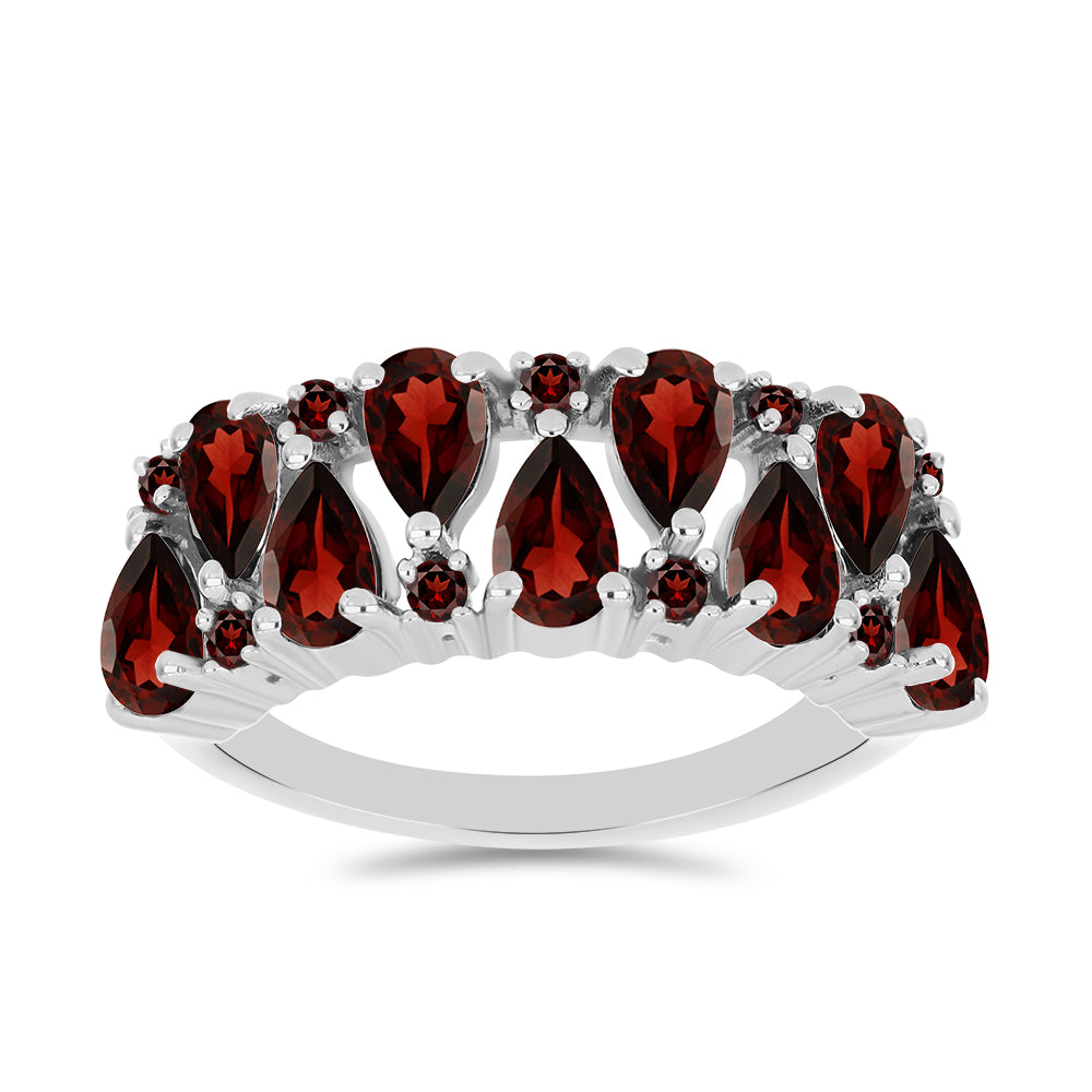 Stříbro 925/1000 - Prsten s Bartonským Granátem - Karátové číslo: 2.67. přibližná hmotnost: 3.69 gramů 1 