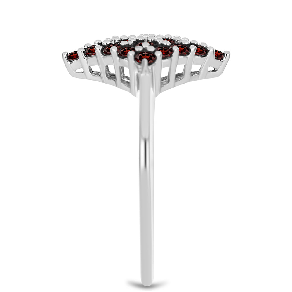 Stříbro 925/1000 - Prsten s Bartonským Granátem - Karátové číslo: 1.13. přibližná hmotnost: 3.13 gramů