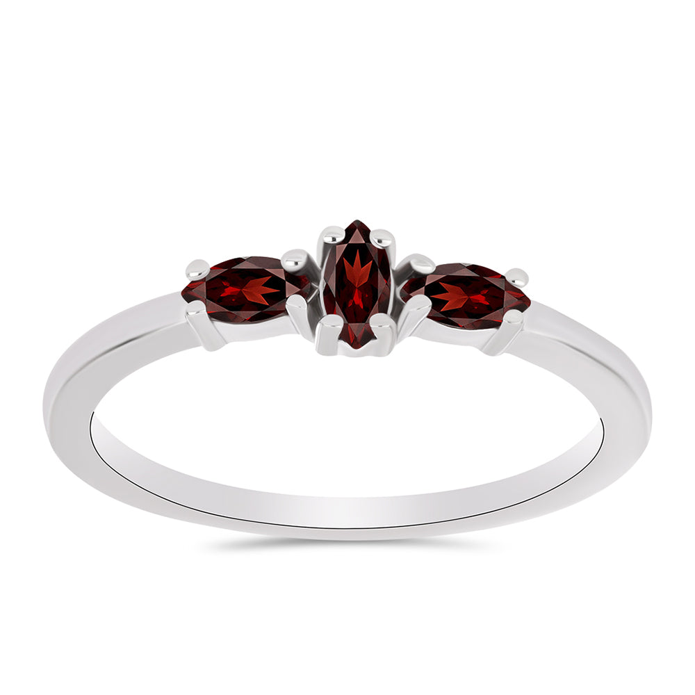 Stříbro 925/1000 - Prsten s Bartonským Granátem - Karátové číslo: 0.6. přibližná hmotnost: 2.01 gramů