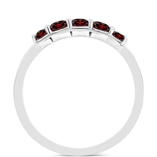 Stříbrný Prsten s Bartonským Granátem