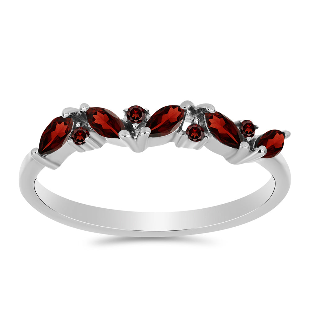 Stříbro 925/1000 - Prsten s Bartonským Granátem - Karátové číslo: 0.67. přibližná hmotnost: 1.91 gramů