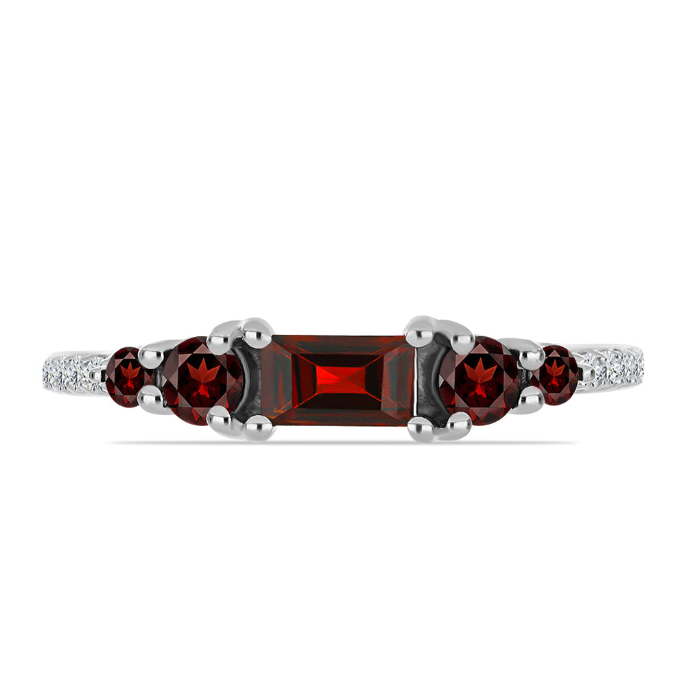 Stříbro 925/1000 - Prsten s Bartonským Granátem a Bílým Topazem - Karátové číslo: 0.85. přibližná hmotnost: 2.04 gramů