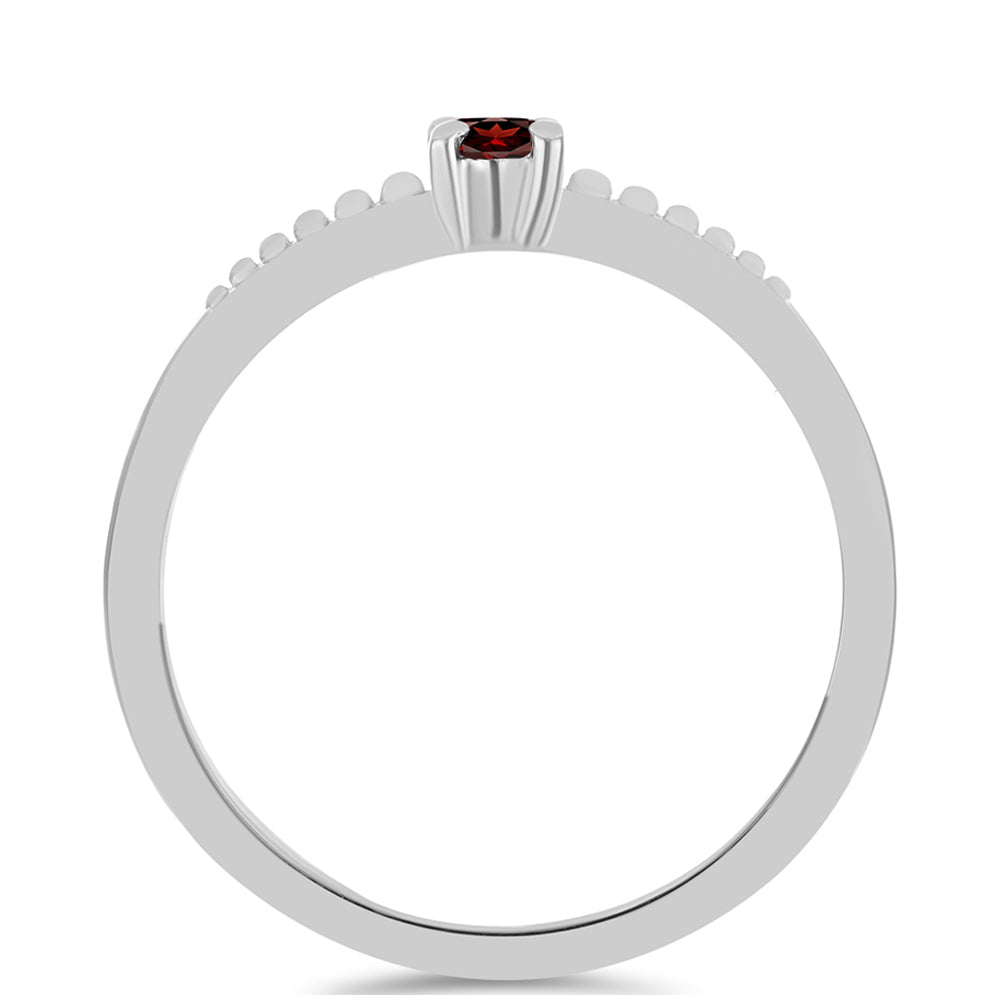 Stříbro 925/1000 - Prsten s Bartonským Granátem - Karátové číslo: 0.15. přibližná hmotnost: 1.57 gramů