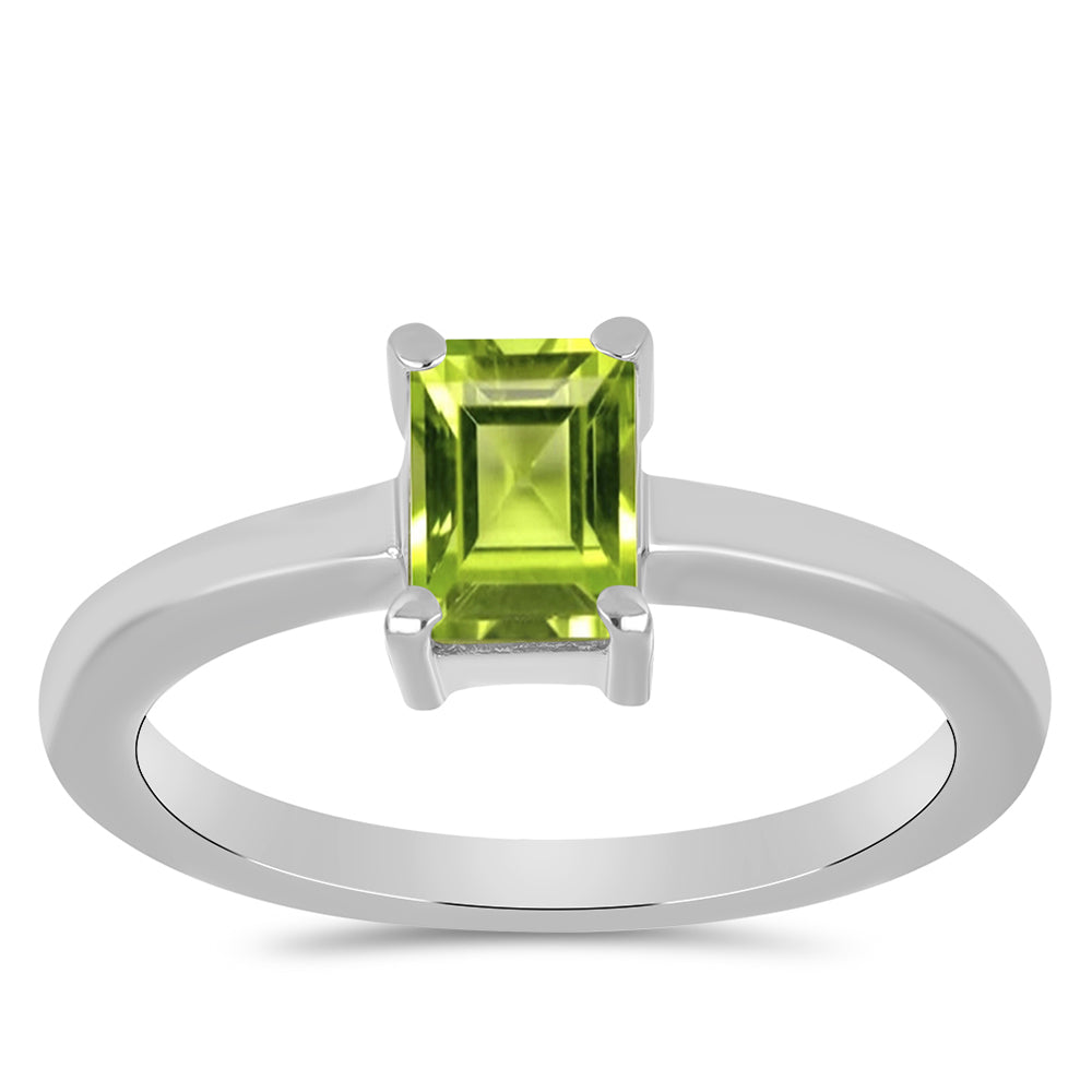 Stříbro 925/1000 - Prsten s Čchang-pajským Peridotem - Karátové číslo: 1.02. přibližná hmotnost: 2.91 gramů