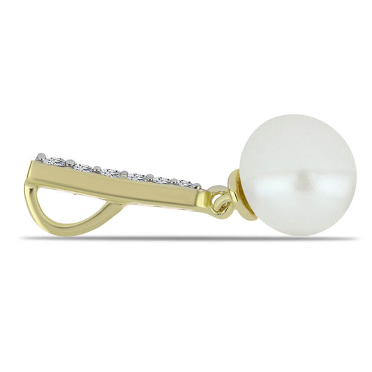 Pozlacené Stříbro 925/1000 - Přívěsek s Bílou Sladkovodní Perlou a Bílým Topazem - Karátové číslo: 5.02. přibližná hmotnost: 1.56 gramů