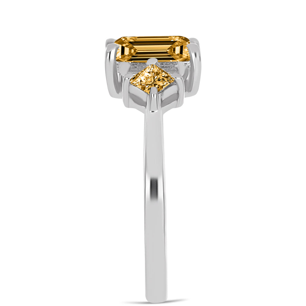 Stříbro 925/1000 - Prsten se Šampaňským Moissanitem - Karátové číslo: 1.91. přibližná hmotnost: 2.64 gramů