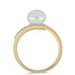 Pozlacené Stříbro 925/1000 - Prsten s Bílou Sladkovodní Perlou a Bílým Topazem - Karátové číslo: 6.97. přibližná hmotnost: 3.43 gramů