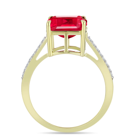 Pozlacené Stříbro 925/1000 - Prsten s Červeným Achátem a Bílým Topazem - Karátové číslo: 3.94. přibližná hmotnost: 3.61 gramů