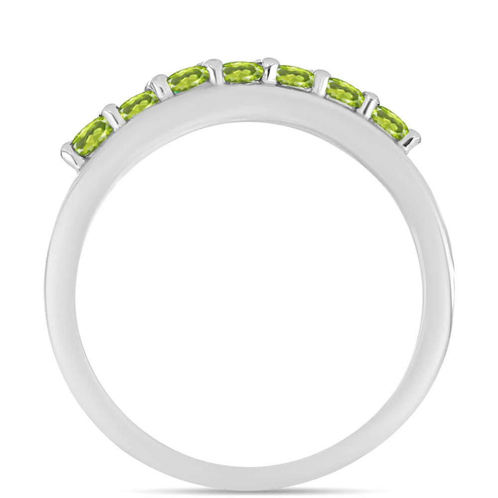 Stříbro 925/1000 - Prsten s Čchang-pajským Peridotem - Karátové číslo: 0.52. přibližná hmotnost: 3.62 gramů