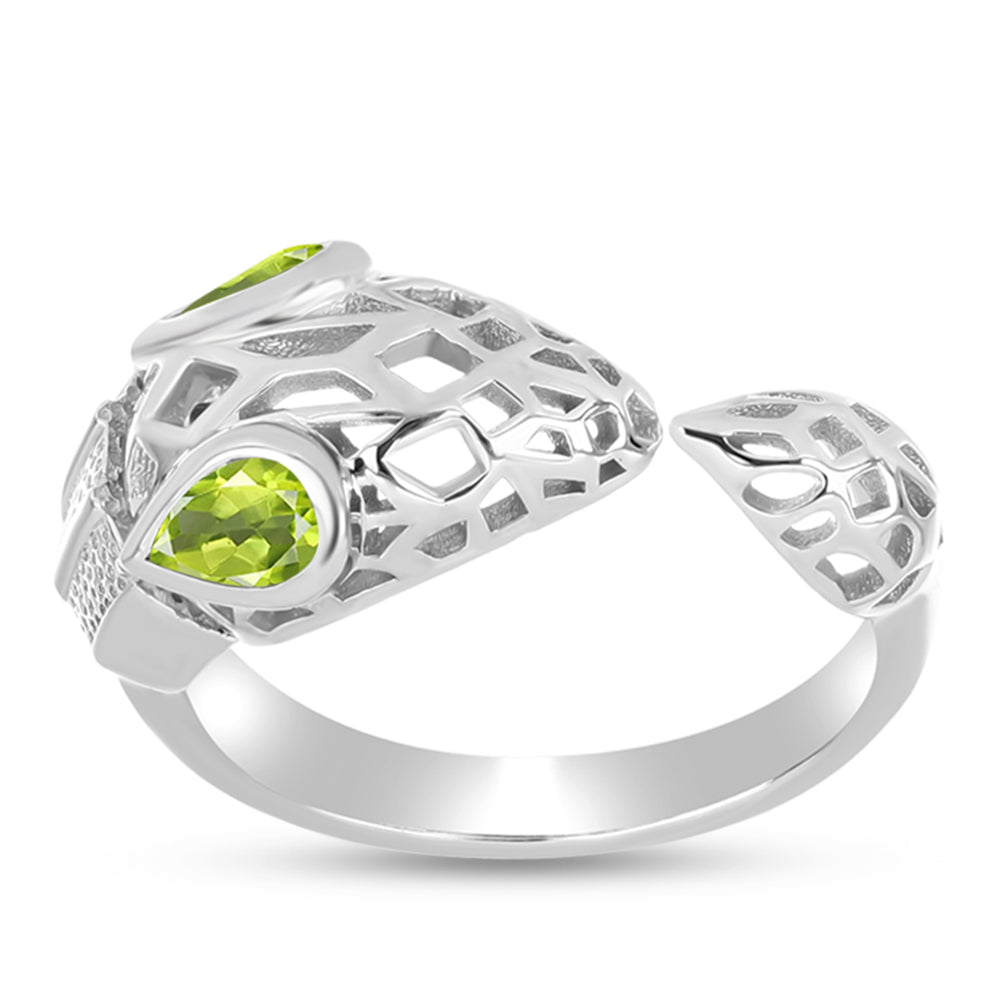 Stříbro 925/1000 - Prsten s Čchang-pajským Peridotem - Karátové číslo: 0.42. přibližná hmotnost: 3.52 gramů