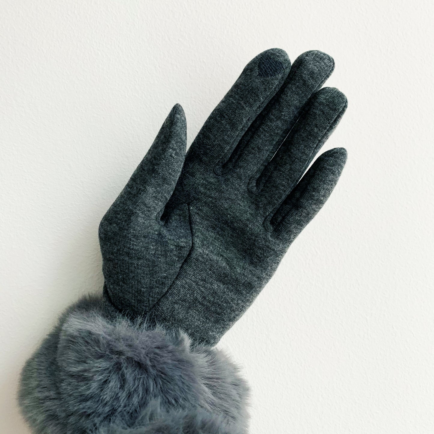 Zimní rukavice z umělé kožešiny, kompatibilní s dotykovou obrazovkou, Tmavě šedé | -80% Akce na Šperky