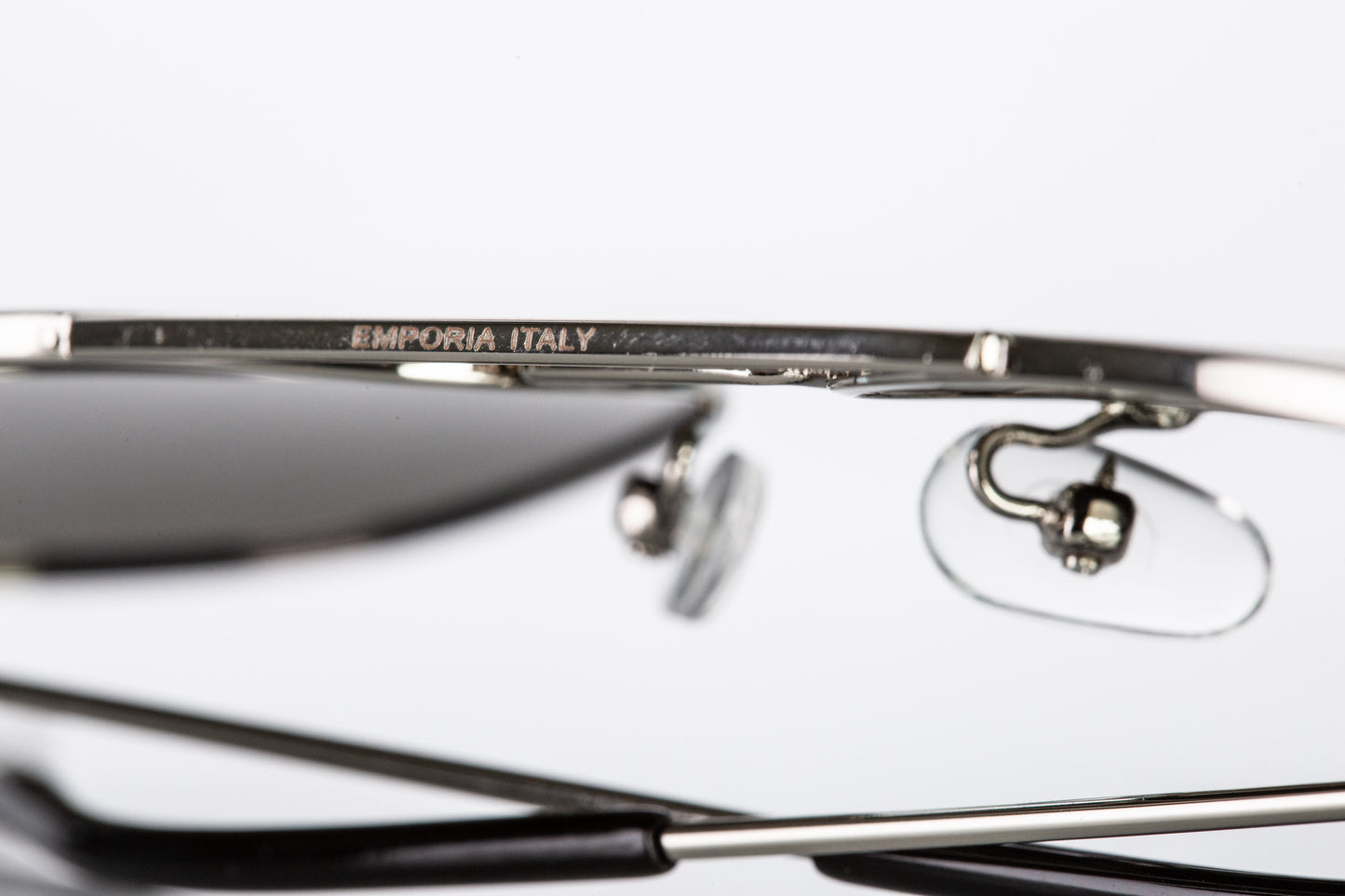 Emporia Italy - série Aviator "LAGUNA", polarizované sluneční brýle s pevným pouzdrem a čisticím hadříkem, modrofialové čočky, obroučky stříbrné barvy