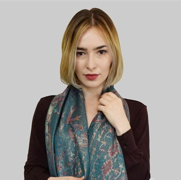 Šála-šátek ze 100% Pravého Pashmina Kašmíru, 70 cm x 180 cm, Lesklý zelenomodrý kašmírový vzor | -80% Akce na Šperky