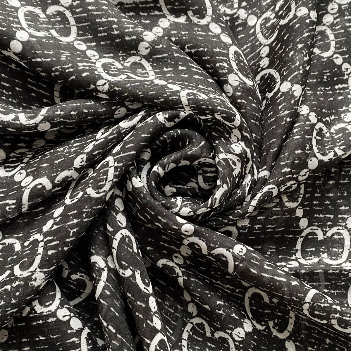 Šála-šátek ze 100% Pravého Hedvábí, 90 cm x 180 cm, Černobílý vzor | -80% Akce na Šperky