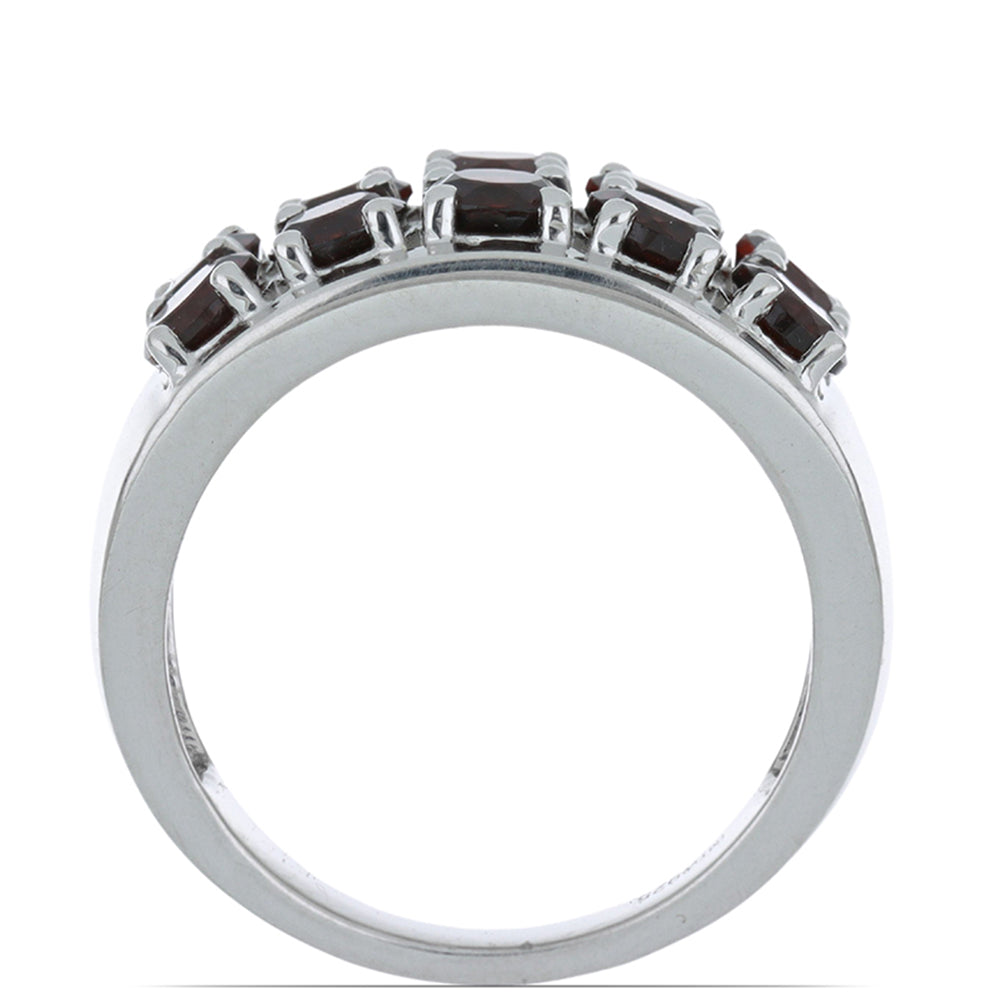 Stříbrný Prsten s Bartonským Granátem